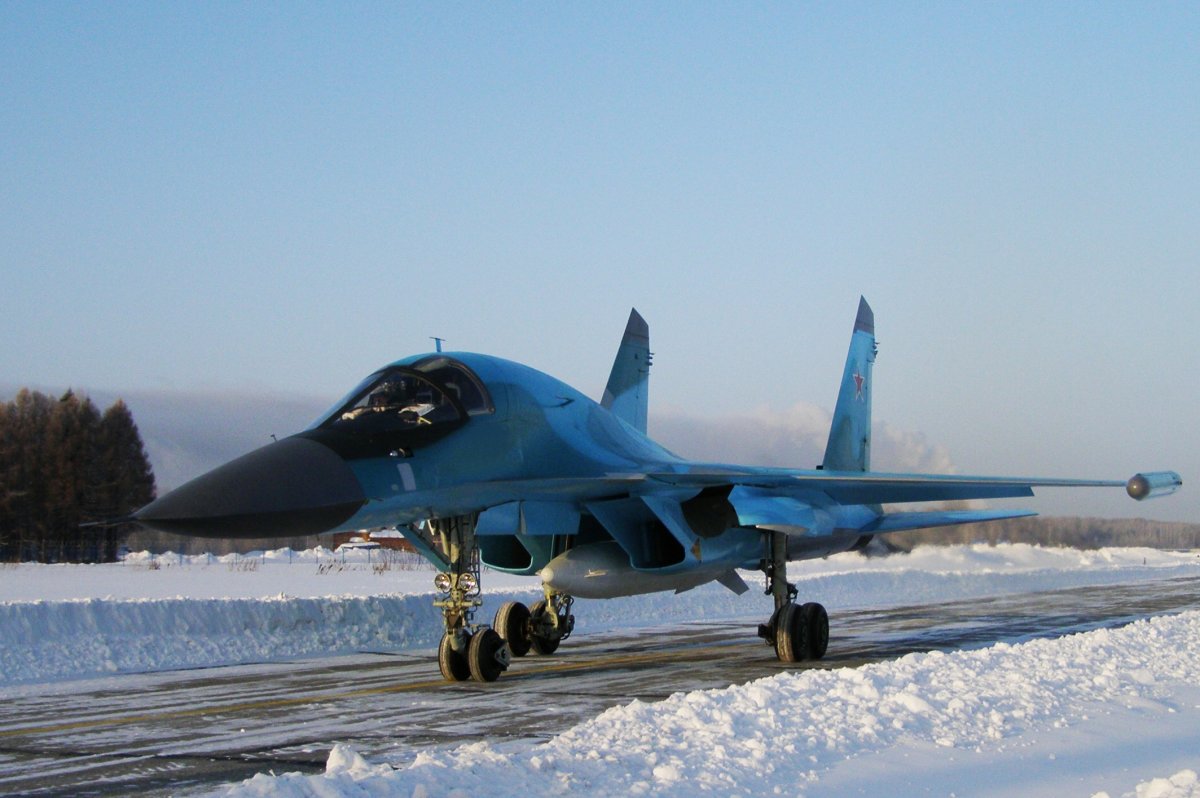 Из Новосибирска в Воронеж вылетели пять Су-34